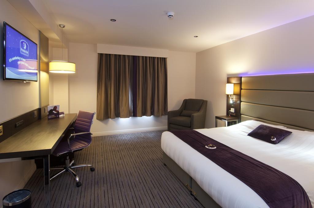 Premier Inn London Elstree / Μπόρχαμγουντ Εξωτερικό φωτογραφία
