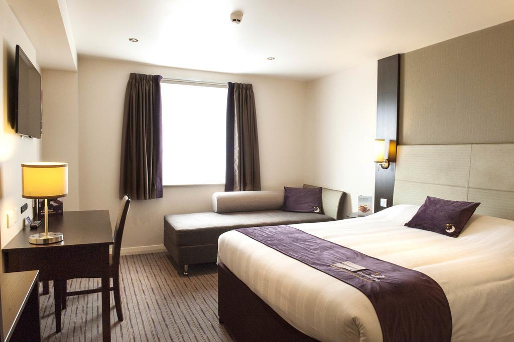 Premier Inn London Elstree / Μπόρχαμγουντ Εξωτερικό φωτογραφία