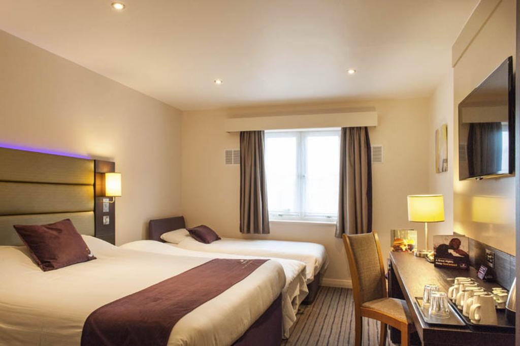 Premier Inn London Elstree / Μπόρχαμγουντ Δωμάτιο φωτογραφία